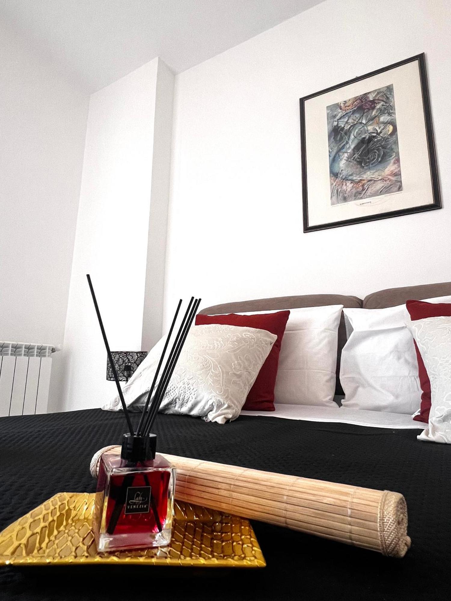 Roma Airport Sky Apartments Fiumicino Bagian luar foto